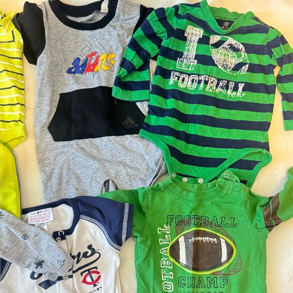 Bundle of shirt, short, onsie 27 boys' clothing 6-9 months for infants/baby - Picture 3 of 12